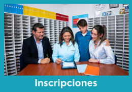 En un centro Kumon, la orientadora saluda al nuevo cliente, y al fondo se desarrolla la rutina con los alumnos-Peru